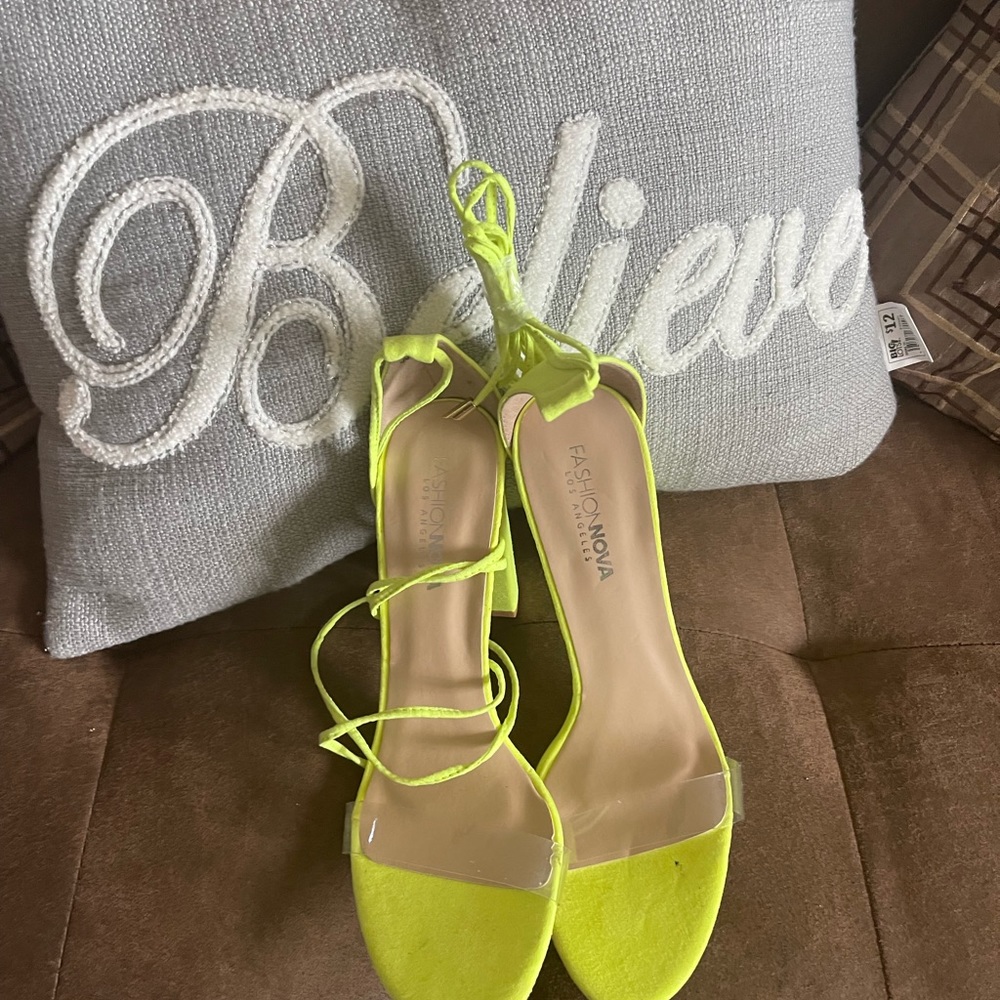 Bright Heels - Picture 4 of 5